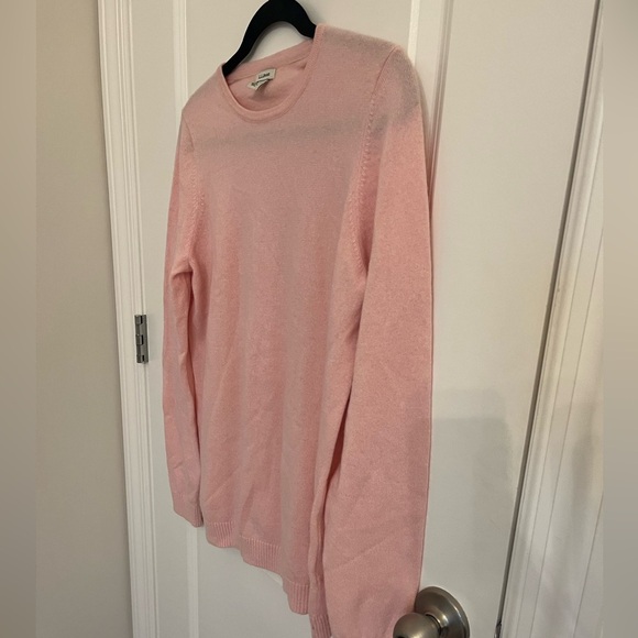 LL Bean Classic Cashmere Pink Sweater Size Large - Picture 3 of 10